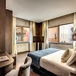 Prassede Palace Hotel 4*